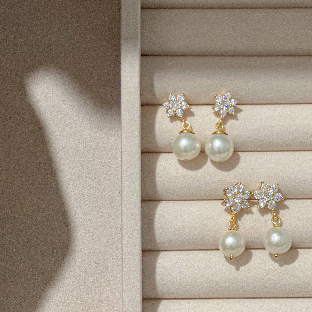 Rosita Pearl Dangling Earrings