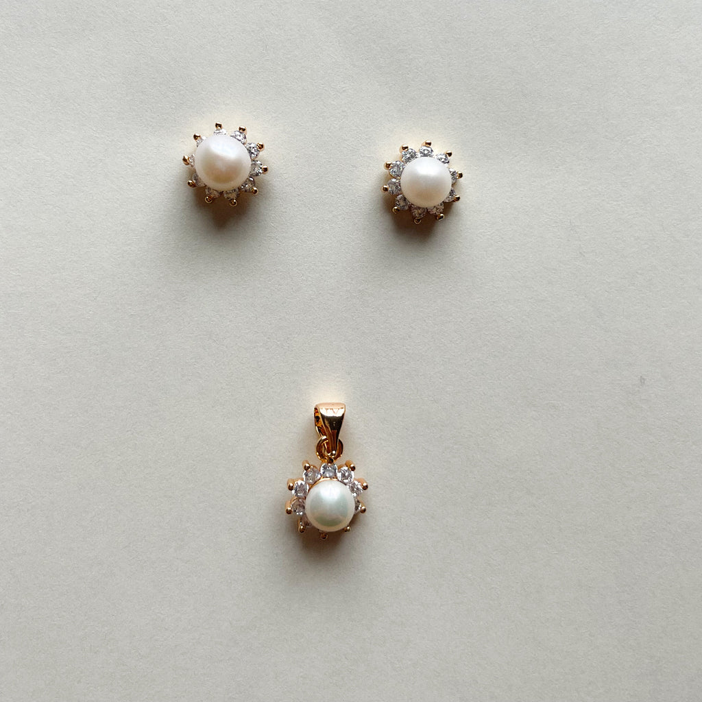 Sarah Pearl Jewellery set